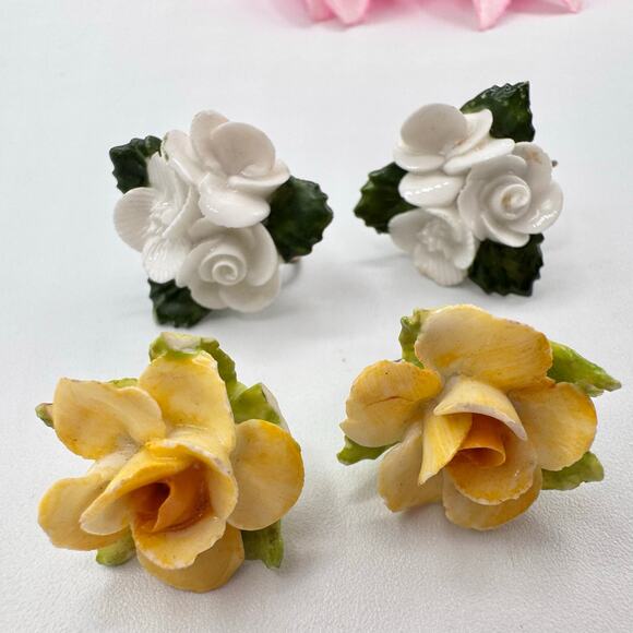 Vintage Ceramic Roses Screw Back Earrings Made In England Cottagecore Grannycore - Picture 1 of 13